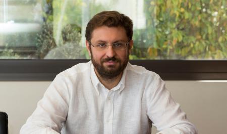 Κώστας Ζαχαριάδης: Γραφικός ο Κυριάκος Μητσοτάκης | Pagenews.gr Κώστας Ζαχαριάδης: Γραφικός ο Κυριάκος Μητσοτάκης | Pagenews.gr