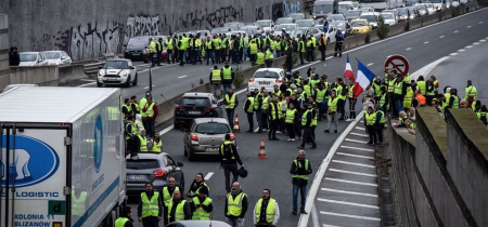 Γαλλία αύξηση τιμών στα καύσιμα: Διαδήλωση στο Παρίσι κατά του Μακρόν (pics) | Pagenews.gr Γαλλία αύξηση τιμών στα καύσιμα: Διαδήλωση στο Παρίσι κατά του Μακρόν (pics) | Pagenews.gr