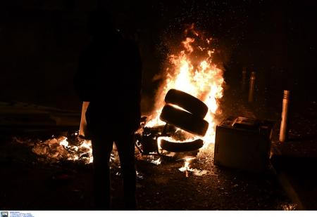 Γρηγορόπουλος: Ένας τραυματίας στα Εξάρχεια | Pagenews.gr Γρηγορόπουλος: Ένας τραυματίας στα Εξάρχεια | Pagenews.gr