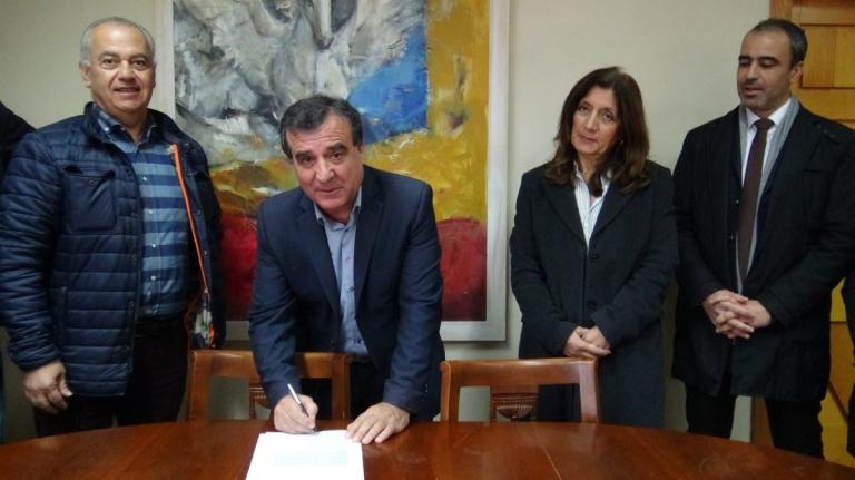 Αλέξανδρος Πνευματικός: Υπογράφει για την διεξαγωγή δημοψηφίσματος για τη συμφωνία Ελλάδας – ΠΓΔΜ