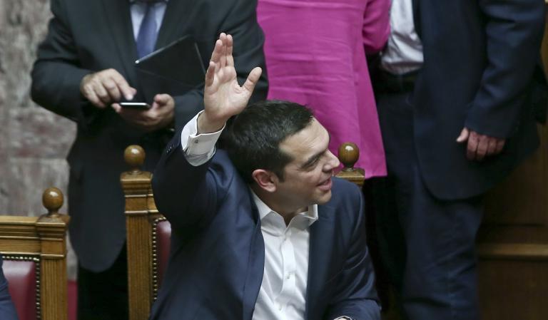 Συμφωνία των Πρεσπών: Στην Επιτροπή η «μάχη» με «όπλα» τις δεσμεύσεις για γλώσσα και ιθαγένεια