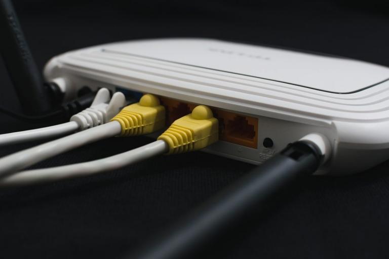 Wi – Fi στο σπίτι: Πως θα εντοπίσετε ποιος σας κλέβει και πως θα τον σταματήσετε