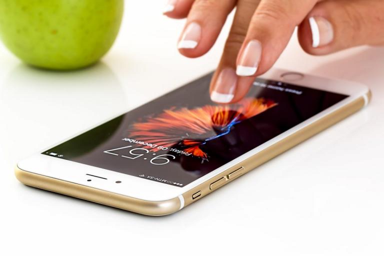 Apple: Έρχεται επαναστατική αλλαγή στα iphones και στα ipads