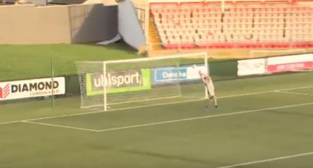 Viral: Δέχθηκε γκολ από 70 μέτρα! (vid) | Pagenews.gr Viral: Δέχθηκε γκολ από 70 μέτρα! (vid) | Pagenews.gr