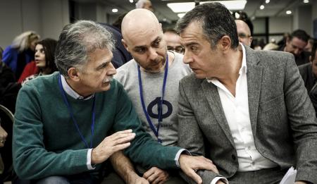 Ψήφος εμπιστοσύνης: Ο Θεοδωράκης πιέζει τον Δανέλλη να μην τη δώσει στον Τσίπρα | Pagenews.gr Ψήφος εμπιστοσύνης: Ο Θεοδωράκης πιέζει τον Δανέλλη να μην τη δώσει στον Τσίπρα | Pagenews.gr