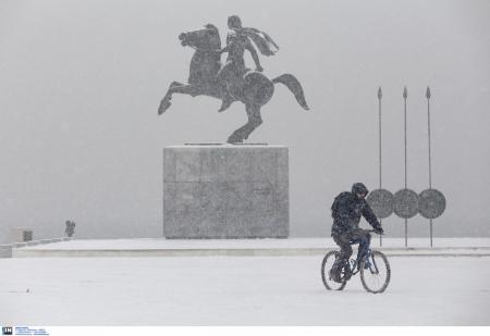 Κακοκαιρία Υπατία: Το πέρασμα του χιονιά από τη Θεσσαλονίκη σε ένα βίντεο | Pagenews.gr Κακοκαιρία Υπατία: Το πέρασμα του χιονιά από τη Θεσσαλονίκη σε ένα βίντεο | Pagenews.gr