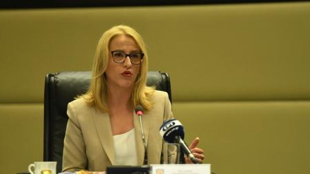 Ρένα Δούρου: Ανέβασε βίντεο του Τσίπρα να φιλιέται στο στόμα ανήμερα του Αγίου Βαλεντίνου | Pagenews.gr Ρένα Δούρου: Ανέβασε βίντεο του Τσίπρα να φιλιέται στο στόμα ανήμερα του Αγίου Βαλεντίνου | Pagenews.gr
