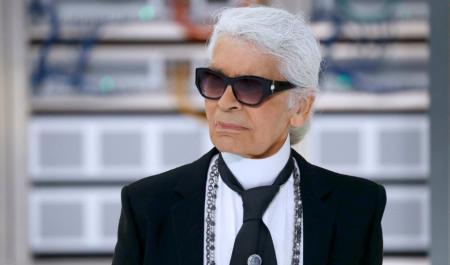 Karl Lagerfeld: Ο σχεδιαστής που μισούσε την ασχήμια | Pagenews.gr Karl Lagerfeld: Ο σχεδιαστής που μισούσε την ασχήμια | Pagenews.gr