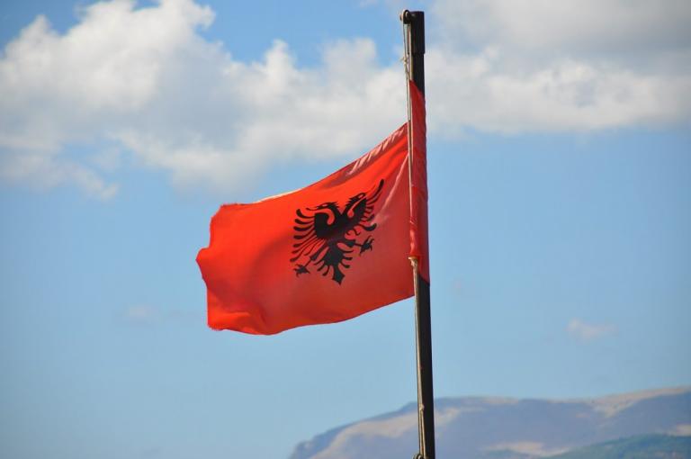 Αλβανία: Τέσσερις συλλήψεις για την ληστεία – μαμούθ στο αεροδρόμιο των Τιράνων