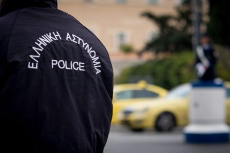 Επίθεση σε προεκλογική συγκέντρωση – Παρόντες Σαμαράς και Κεφαλογγιάνη | Pagenews.gr Επίθεση σε προεκλογική συγκέντρωση – Παρόντες Σαμαράς και Κεφαλογγιάνη | Pagenews.gr