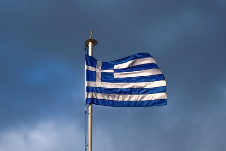 Bloomberg: Παρά τις αντίθετες προβλέψεις, η Ελλάδα δεν κατέρρευσε