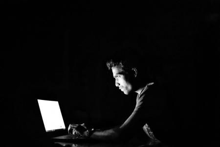 Ο εθισμός στο ίντερνετ είναι ασθένεια | Pagenews.gr Ο εθισμός στο ίντερνετ είναι ασθένεια | Pagenews.gr