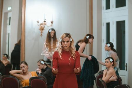 Δημοτικό Θέατρο Πειραιά: 10 «κούκλες» για τη γυναικεία χειραφέτηση (pics) | Pagenews.gr Δημοτικό Θέατρο Πειραιά: 10 «κούκλες» για τη γυναικεία χειραφέτηση (pics) | Pagenews.gr