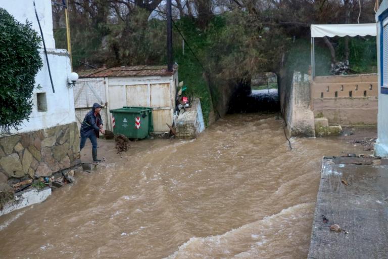 Καιρός Χανιά: Εκκενώνεται οικισμός κοντά σε ποταμό (pics&vids)