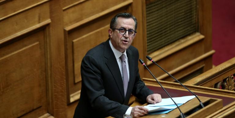 Νίκος Νικολόπουλος: Ντύθηκε τσολιάς και πόσταρε τη φωτογραφία