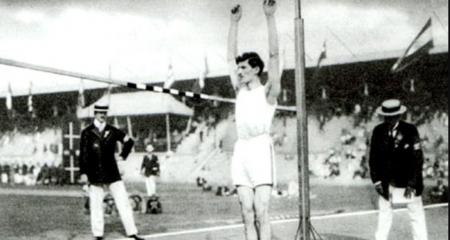 Κωνσταντίνος Τσικλητήρας: Από το βάθρο στον πόλεμο | Pagenews.gr Κωνσταντίνος Τσικλητήρας: Από το βάθρο στον πόλεμο | Pagenews.gr