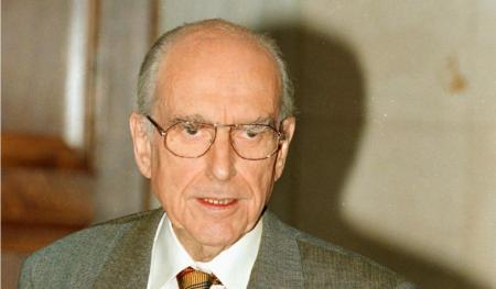Σπάνιο βίντεο: Όταν ο Ανδρέας Παπανδρέου προέβλεπε την πορεία που θα πάρει η Ευρωπαϊκή Ένωση | Pagenews.gr Σπάνιο βίντεο: Όταν ο Ανδρέας Παπανδρέου προέβλεπε την πορεία που θα πάρει η Ευρωπαϊκή Ένωση | Pagenews.gr