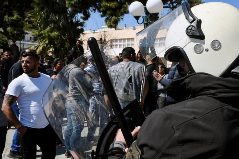 Κόρινθος: «Αστακός» η πόλη για την κηδεία του Ρομά και την απολογία του δολοφόνου (vid)