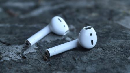 Apple Airpods: Η αλήθεια για το αν προκαλούν καρκίνο | Pagenews.gr Apple Airpods: Η αλήθεια για το αν προκαλούν καρκίνο | Pagenews.gr