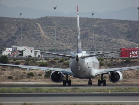 Boeing 737 Ρωσία: Αναγκαστική προσγείωση αεροσκάφους | Pagenews.gr Boeing 737 Ρωσία: Αναγκαστική προσγείωση αεροσκάφους | Pagenews.gr