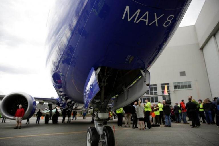 Boeing 737 MAX 8: Έκανε αναγκαστική προσγείωση λόγω μηχανικού προβλήματος στη Φλόριντα