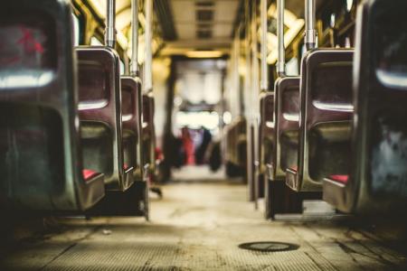 Τσουχτερά πρόστιμα σε όσους φορούν λερωμένα ρούχα στα Μέσα Μαζικής Μεταφοράς | Pagenews.gr Τσουχτερά πρόστιμα σε όσους φορούν λερωμένα ρούχα στα Μέσα Μαζικής Μεταφοράς | Pagenews.gr