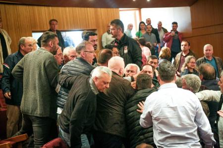 ΓΣΕΕ: Ξύλο στη συνεδρίαση της Ολομέλειας (pics&vid) | Pagenews.gr ΓΣΕΕ: Ξύλο στη συνεδρίαση της Ολομέλειας (pics&vid) | Pagenews.gr