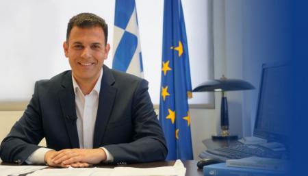 Γιώργος Καραμέρος: Στην έκθεση για τους μεγάλους εικαστικούς του Αμαρουσίου | Pagenews.gr Γιώργος Καραμέρος: Στην έκθεση για τους μεγάλους εικαστικούς του Αμαρουσίου | Pagenews.gr