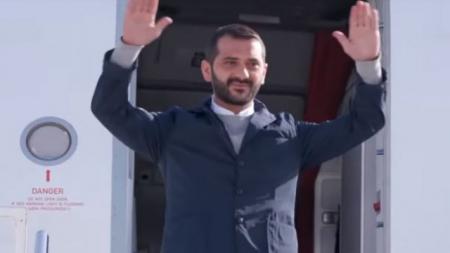 MasterChef: Μυθικός Κουτσόπουλος – Αντέγραψε το ιστορικό νεύμα του Παπανδρέου στη Λιάνη (vids) | Pagenews.gr MasterChef: Μυθικός Κουτσόπουλος – Αντέγραψε το ιστορικό νεύμα του Παπανδρέου στη Λιάνη (vids) | Pagenews.gr