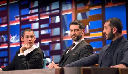 MasterChef spoiler: Αυτός είναι ο κριτής που έχει «κλέψει» τις καρδιές του κόσμου (vid) | Pagenews.gr MasterChef spoiler: Αυτός είναι ο κριτής που έχει «κλέψει» τις καρδιές του κόσμου (vid) | Pagenews.gr