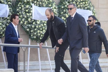 Θανάσης Γιαννακόπουλος: Στη Μητρόπολη ο Βασίλης Σπανούλης (pics) | Pagenews.gr Θανάσης Γιαννακόπουλος: Στη Μητρόπολη ο Βασίλης Σπανούλης (pics) | Pagenews.gr
