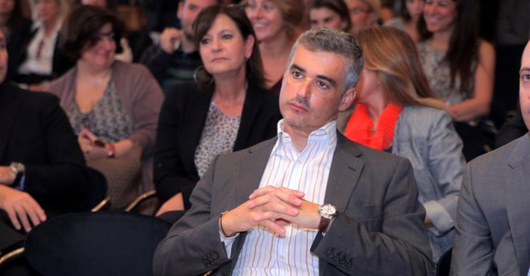 Άρης Σπηλιωτόπουλος: Απίστευτο «γλέντι» στα social media για το φλερτ του με τον ΣΥΡΙΖΑ