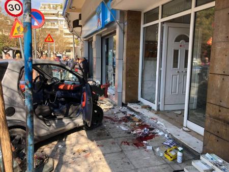 Αθήνα τροχαίο: Σοκαριστικό τροχαίο στο κέντρο της πόλης | Pagenews.gr Αθήνα τροχαίο: Σοκαριστικό τροχαίο στο κέντρο της πόλης | Pagenews.gr