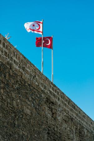Τουρκία: Έξι στελέχη της Cumhuriyet επέστρεψαν στην φυλακή για να εκτίσουν τις ποινές τους | Pagenews.gr Τουρκία: Έξι στελέχη της Cumhuriyet επέστρεψαν στην φυλακή για να εκτίσουν τις ποινές τους | Pagenews.gr