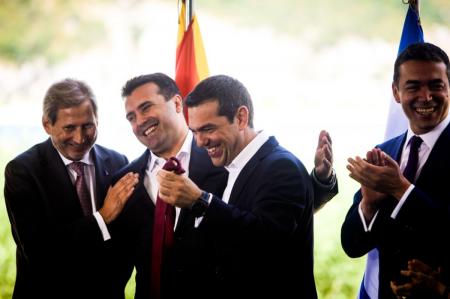 Ζάεφ: Η Ελλάδα ας μας πει αν μιλούν «μακεδονικά» στο έδαφός της | Pagenews.gr Ζάεφ: Η Ελλάδα ας μας πει αν μιλούν «μακεδονικά» στο έδαφός της | Pagenews.gr
