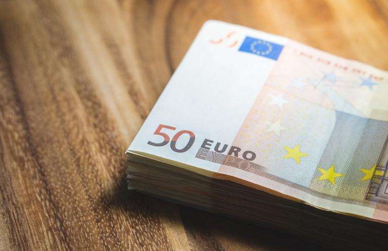 ΟΑΕΔ: Νέο επίδομα 720 ευρώ – Ποιοι είναι οι δικαιούχοι