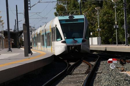 Ασπρόπυργος: Πέταξαν πέτρες σε συρμό του Προαστιακού – Τρεις τραυματίες | Pagenews.gr Ασπρόπυργος: Πέταξαν πέτρες σε συρμό του Προαστιακού – Τρεις τραυματίες | Pagenews.gr