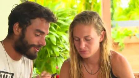 Survivor: Συγκινημένη η Δαλάκα για την αποχώρηση του Ατακάν (vids) | Pagenews.gr Survivor: Συγκινημένη η Δαλάκα για την αποχώρηση του Ατακάν (vids) | Pagenews.gr