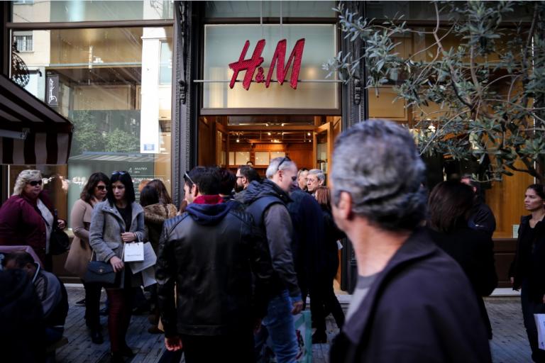 Ωράριο καταστημάτων Μεγάλη Παρασκευή: Τι ώρα ανοίγουν