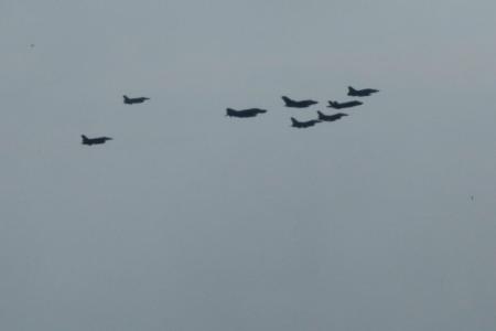 F-35: Μαχητικά αεροσκάφη πέταξαν πάνω από την Αθήνα | Pagenews.gr F-35: Μαχητικά αεροσκάφη πέταξαν πάνω από την Αθήνα | Pagenews.gr