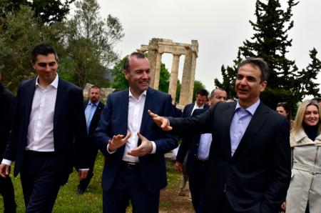 Μητσοτάκης: «Θα χτίσουμε μαζί μία Ελλάδα με τα συγκριτικά πλεονεκτήματα που έχει» | Pagenews.gr Μητσοτάκης: «Θα χτίσουμε μαζί μία Ελλάδα με τα συγκριτικά πλεονεκτήματα που έχει» | Pagenews.gr