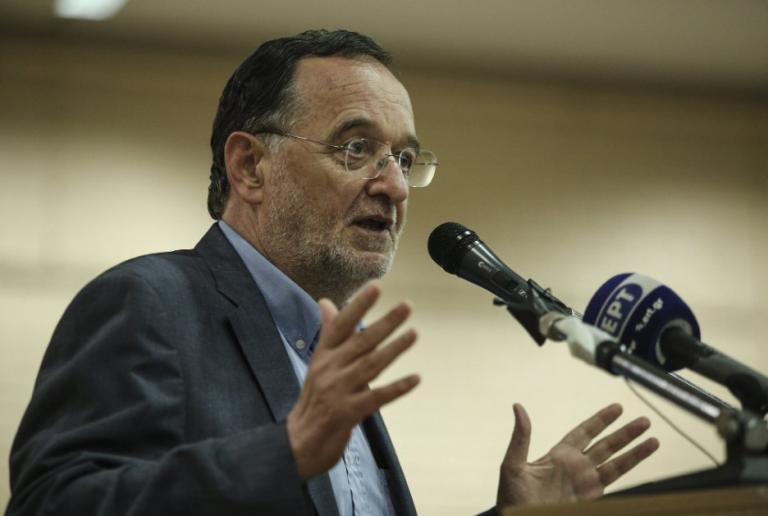 Παναγιώτης Λαφαζάνης: Δέχθηκε φραστική επίθεση στα Εξάρχεια