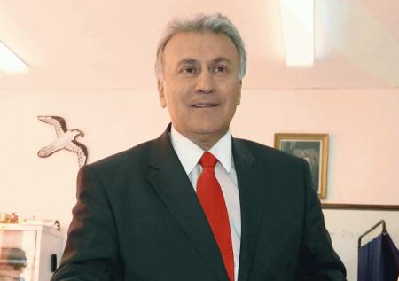Δημοτικές Εκλογές 2019: Σποτ έπος από τον Ψωμιάδη – Άδειασε φαράσι σε αυτοκίνητο (vid) | Pagenews.gr Δημοτικές Εκλογές 2019: Σποτ έπος από τον Ψωμιάδη – Άδειασε φαράσι σε αυτοκίνητο (vid) | Pagenews.gr