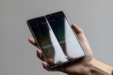 Galaxy Fold: H Samsung καθυστερεί ξανά την κυκλοφορία του (vid) | Pagenews.gr Galaxy Fold: H Samsung καθυστερεί ξανά την κυκλοφορία του (vid) | Pagenews.gr