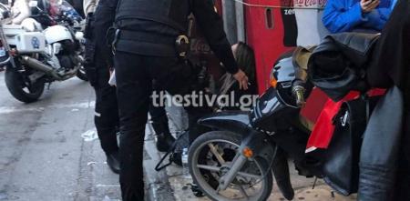 Θεσσαλονίκη: Άνδρας πέταξε τη γυναίκα του από το αυτοκίνητο | Pagenews.gr Θεσσαλονίκη: Άνδρας πέταξε τη γυναίκα του από το αυτοκίνητο | Pagenews.gr