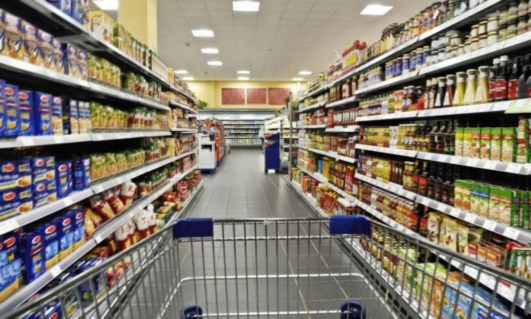 Μείωση ΦΠΑ: Αλυσίδες σούπερ μάρκετ δεσμεύτηκαν για μείωση τιμών