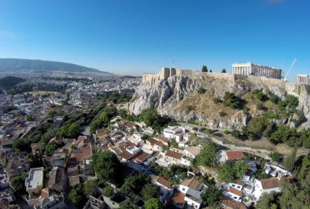 Αναφιώτικα: Η γραφική λιλιπούτεια συνοικία κάτω από την Ακρόπολη (vid) | Pagenews.gr Αναφιώτικα: Η γραφική λιλιπούτεια συνοικία κάτω από την Ακρόπολη (vid) | Pagenews.gr