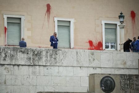 Επίθεση στη Βουλή: ΕΔΕ από την ΕΛΑΣ – Περίμεναν επιδρομή από τον Ρουβίκωνα | Pagenews.gr Επίθεση στη Βουλή: ΕΔΕ από την ΕΛΑΣ – Περίμεναν επιδρομή από τον Ρουβίκωνα | Pagenews.gr