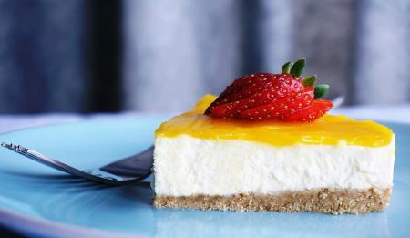 Cheesecake με φράουλες: Λαχταριστό και ελαφρύ | Pagenews.gr Cheesecake με φράουλες: Λαχταριστό και ελαφρύ | Pagenews.gr