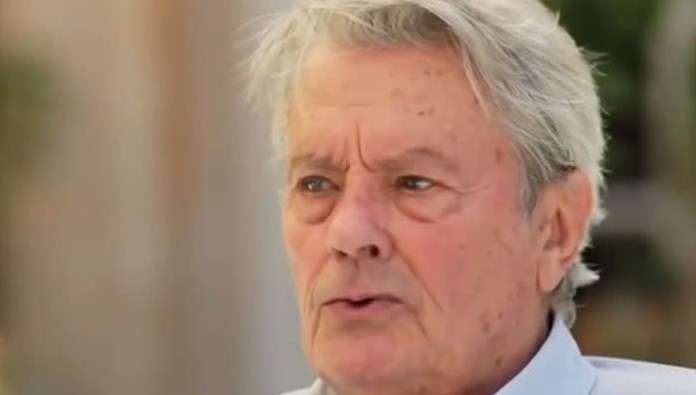 Κάννες: Τι θα γίνει με τη βράβευση του Ντελόν